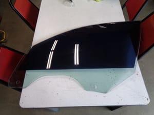 2004 BMW 745i Front Door Glass