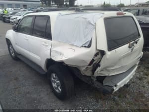 2005 Toyota 4Runner Front Door