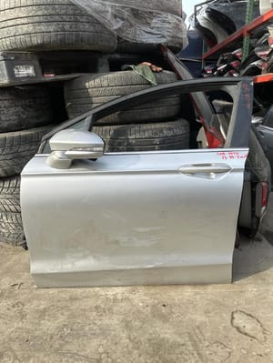 2015 Ford Fusion Front Door