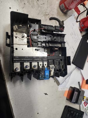 2021 GMC Silv25 Engine Fuse Box