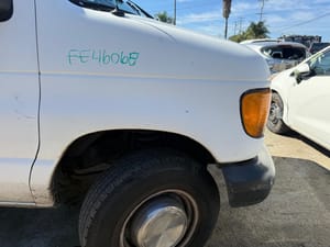 2005 Ford E-350