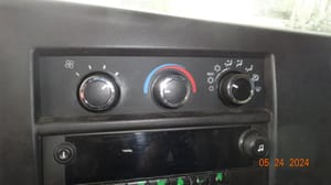 2009 GMC Expr25