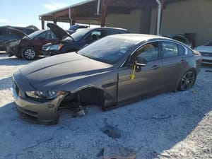 2017 Jaguar Xe