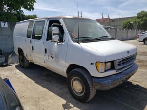 2000 Ford E-350
