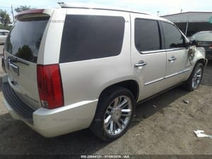 2010 Cadillac Escalade Instrument Cluster