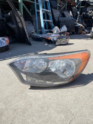 2013 Kia Rio Headlight
