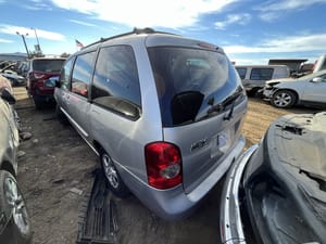 2002 Mazda MPV