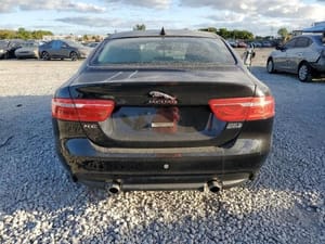 2017 Jaguar Xe