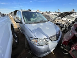 2002 Mazda MPV