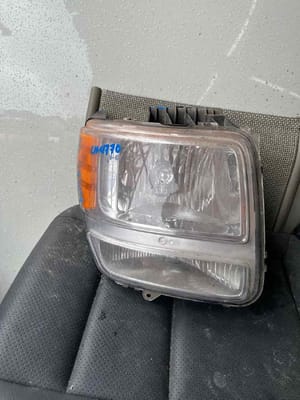 2009 Dodge Nitro Headlight