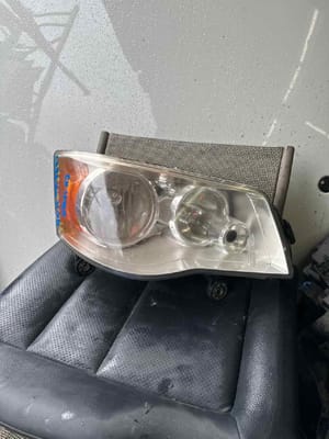 2017 Dodge Caravan Headlight