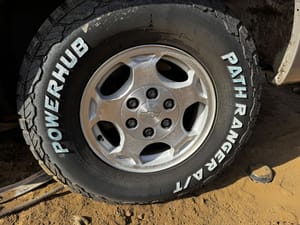 2005 GMC Aval15