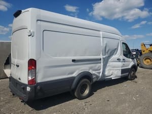 2015 Ford Tra250
