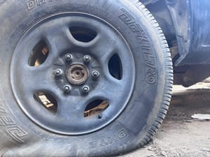 2004 GMC Aval15