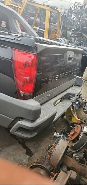 2002 GMC Aval15
