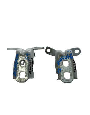 2020 Chevrolet Traverse Front Door Hinge