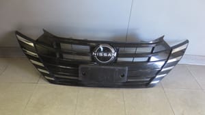 2023 Nissan Versa Grille