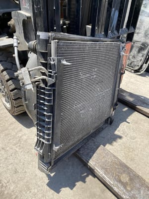 2012 Range Rover LR4 Radiator