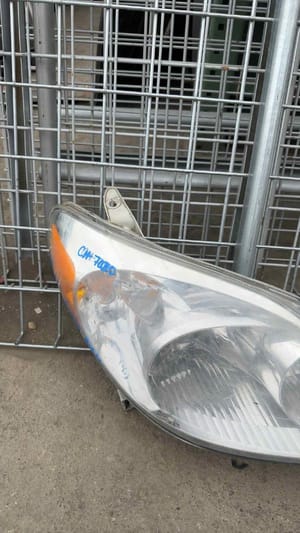 2006 Toyota Matrix Headlight