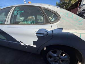 2003 Ford Taurus