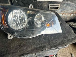 2015 Dodge Caravan Headlight