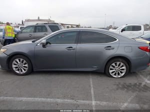 2013 Lexus Es300h
