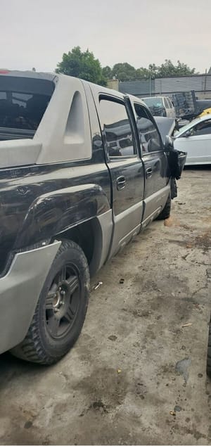 2002 GMC Aval15