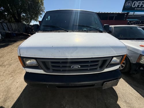 2005 Ford E-350