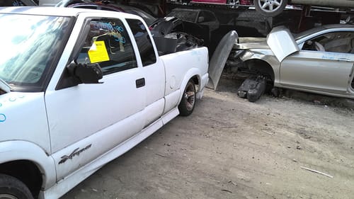 2000 GMC S10s15