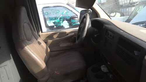 2005 GMC Expr15