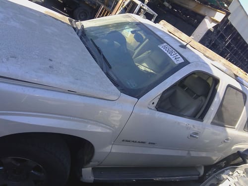 2005 Cadillac Escesv