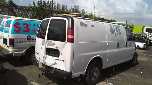 2005 GMC Expr25