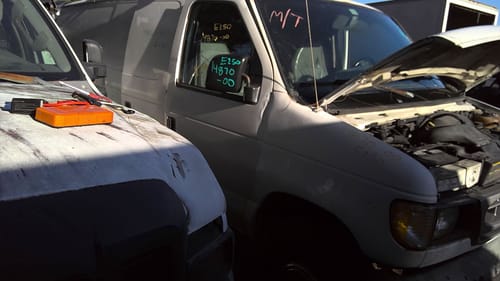 2000 Ford E-250