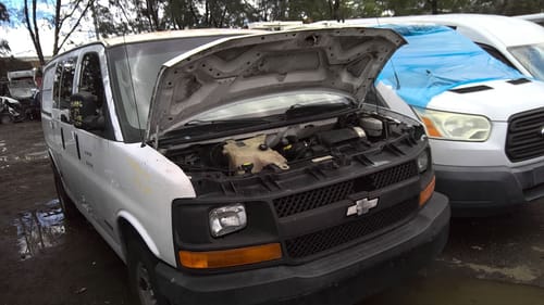 2004 GMC Expr25
