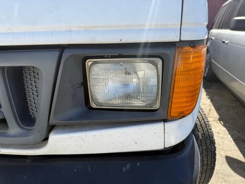 2005 Ford E-350