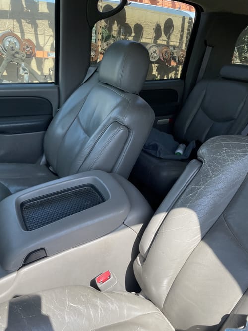 2003 GMC Sub250