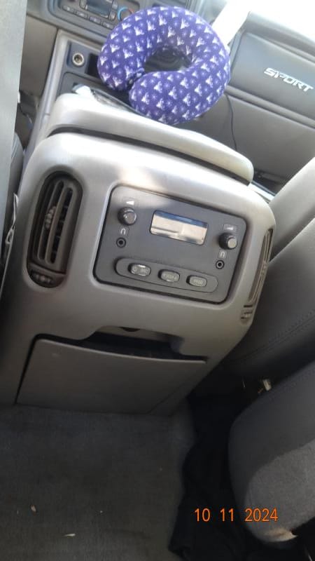 2005 GMC Aval15