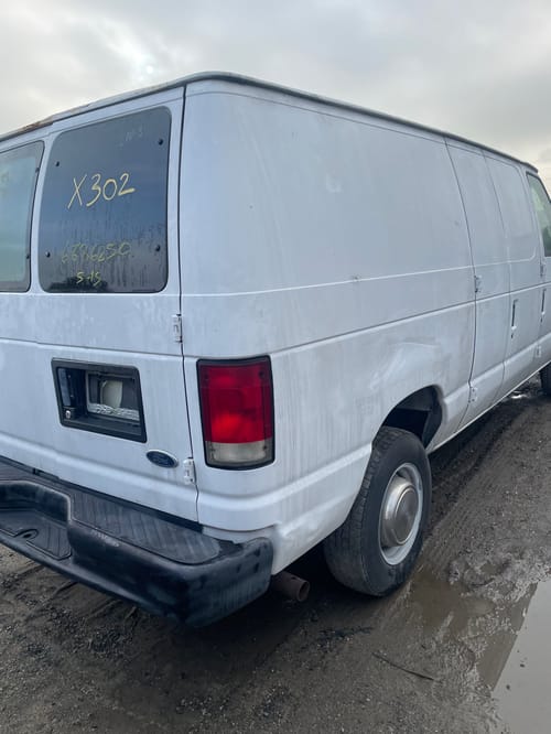2000 Ford E-250