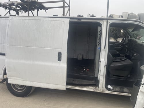 2002 GMC Expr35