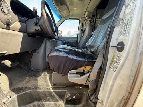 2005 Ford E-350