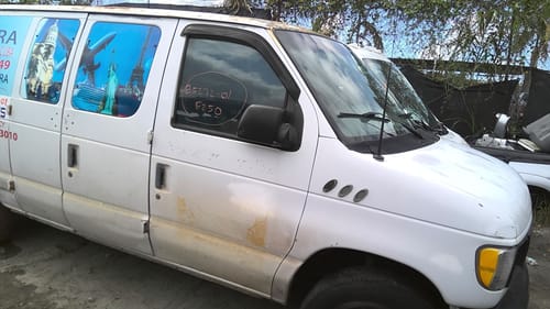 2001 Ford E-250