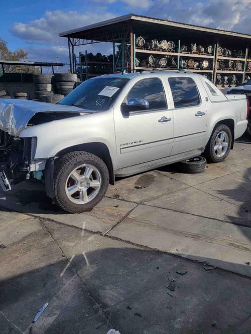 2013 GMC Aval15