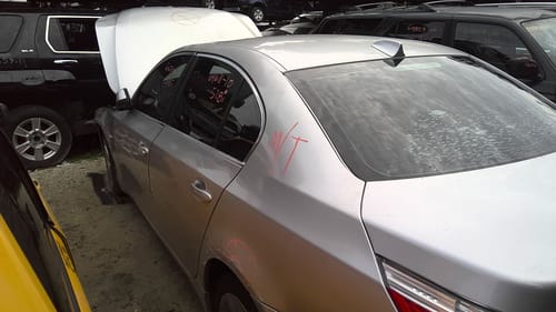 2010 BMW B528i