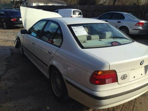 2000 BMW 528i