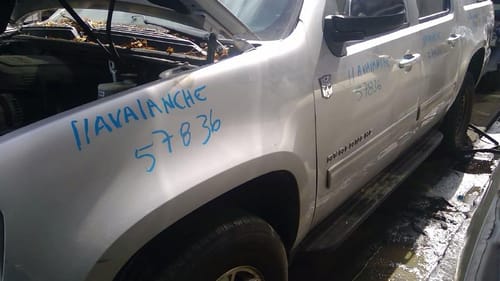 2011 GMC Aval15