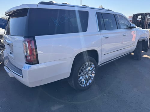 2017 GMC Ykxl15