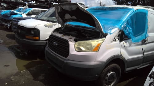 2015 Ford Tra250