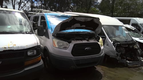 2015 Ford Tra250
