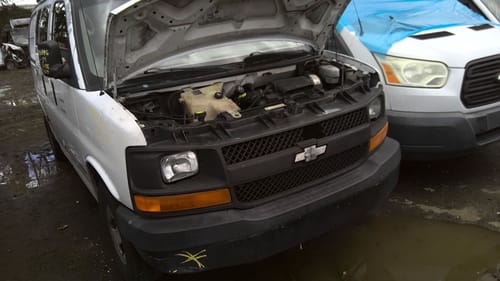 2004 GMC Expr25