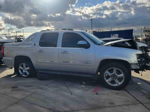 2013 GMC Aval15